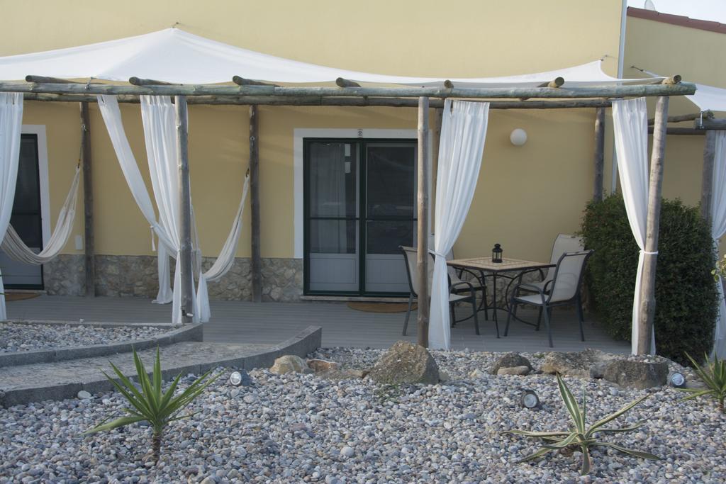 The Fig Boutique Suites Salir de Porto Eksteriør bilde